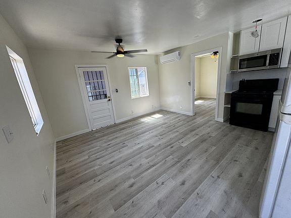 Livingroom kitchen