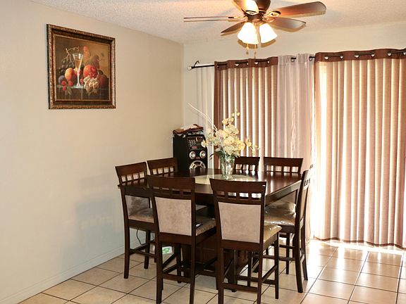 3rd image of 24295 Delphinium Ave