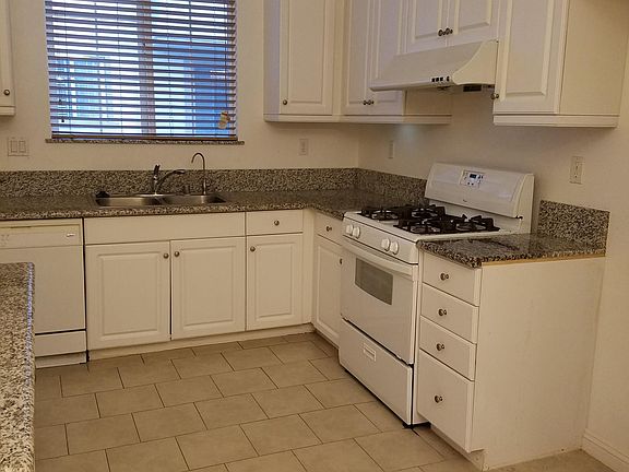 4th image of 3673 Alegria Dr
