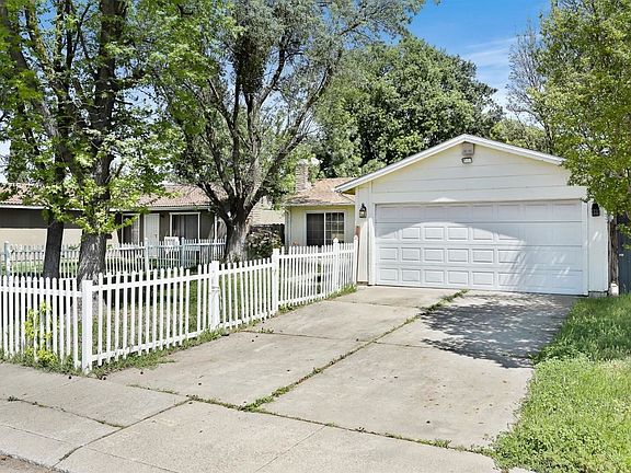 3rd image of 9030 Aylesford Ln