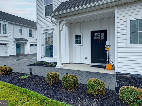 2nd image of 1327 Carnegie Way