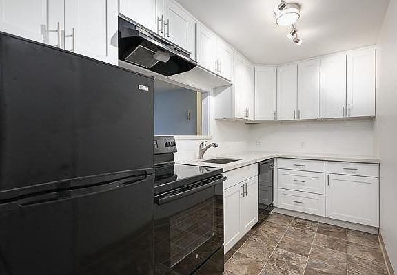 2nd image of 3262 California Ave SW #B1bp1nyvv
