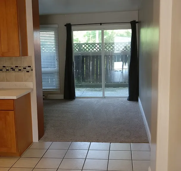 3304 Nassau St — Photo 4