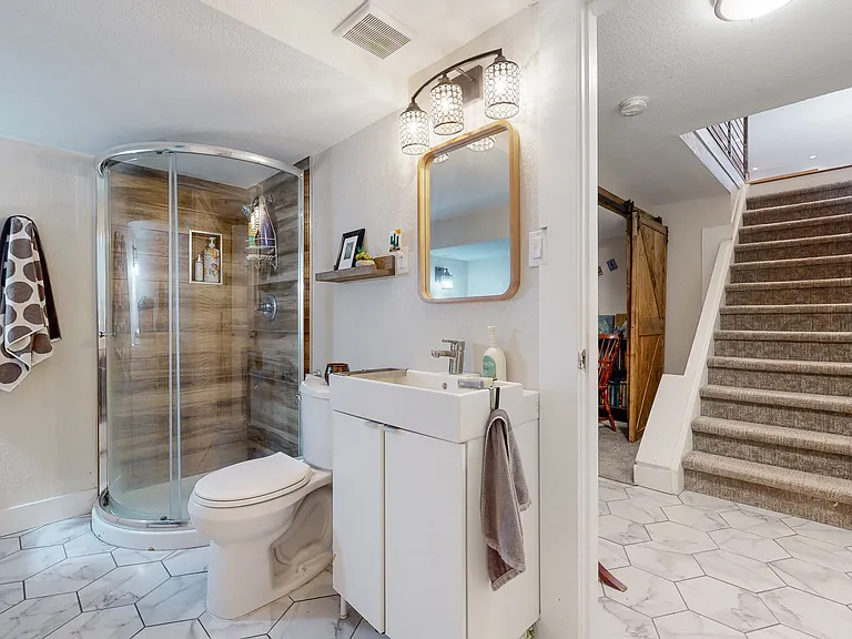 635 S Devinney Way — Photo 14