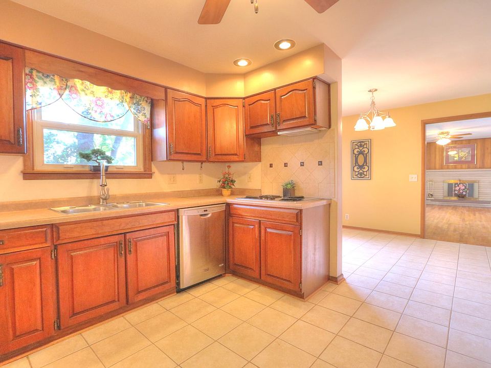 Gorgeous, spacious home. Cherry wood quality kitchen cabinet