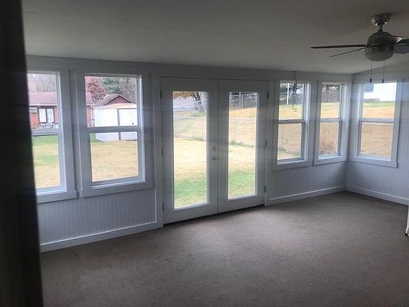 4th image of 4012 Sanford Dr
