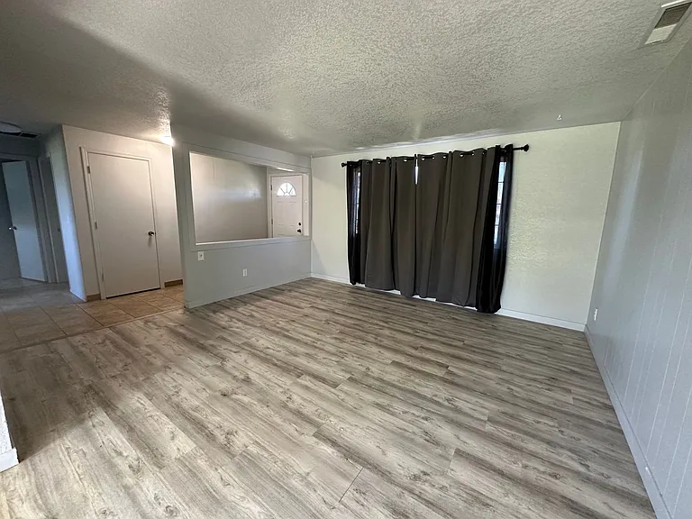 6209 Onyx Ave — Photo 4