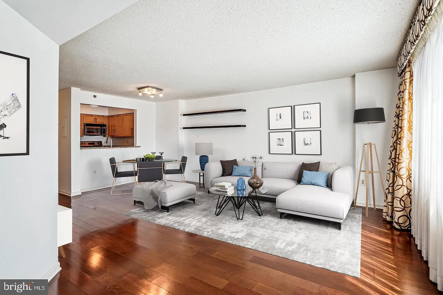 10101 Grosvenor Park Condo — Photo 1