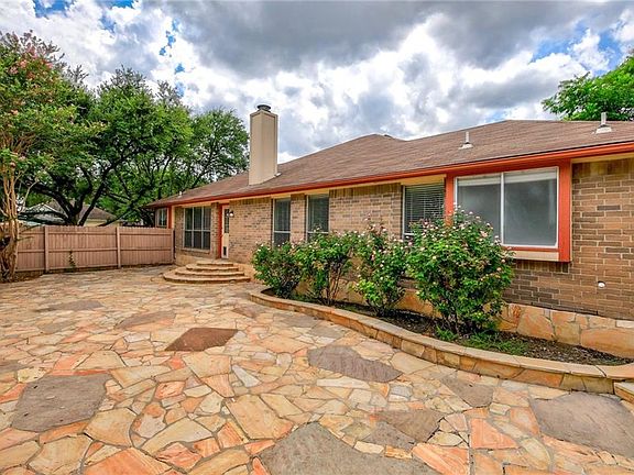 2nd image of 1112 Weatherford Dr