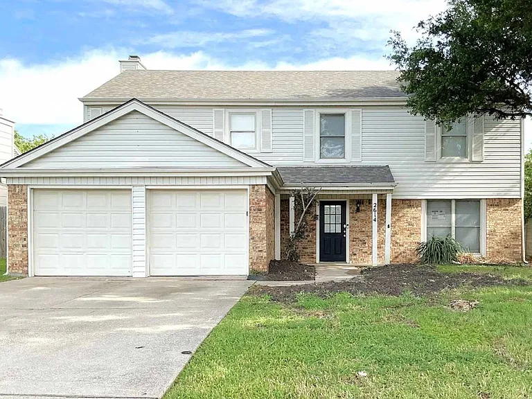 2618 Remmington Dr #B6 — Photo 1