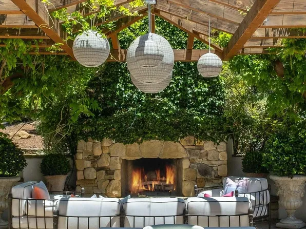 7110 Gobernador Canyon Rd, Carpinteria, CA 93013