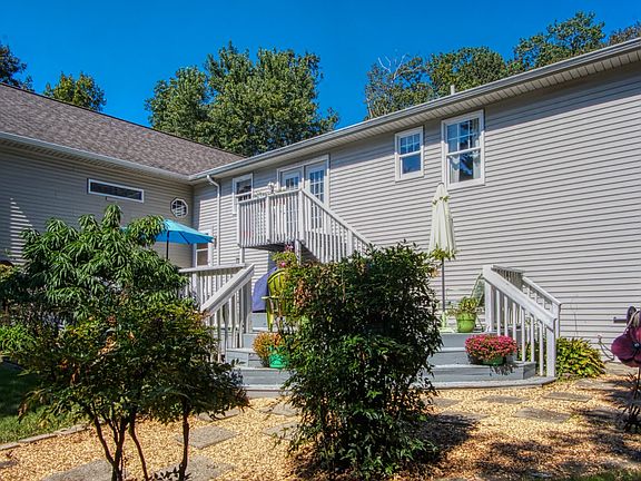 3rd image of 110 Gray Dr