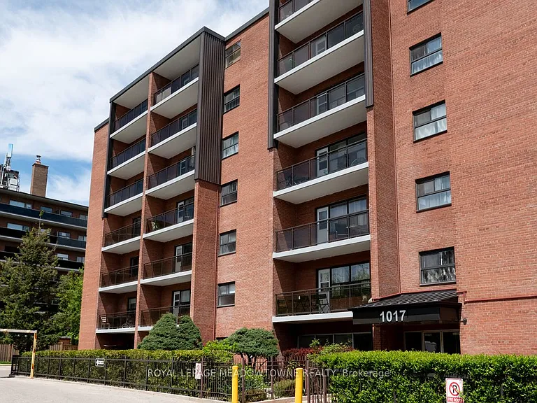 1017 Seneca Ave #408 — Photo 3