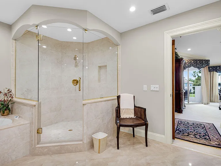 222 Legendary Cir — Photo 46