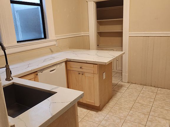 3rd image of 238 4th Ave Unit A