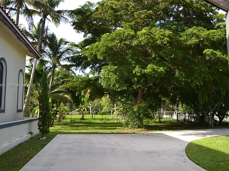 5425 SW 190th Ave — Photo 48