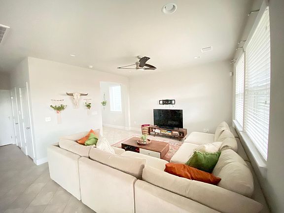 4th image of 707 McQueen St