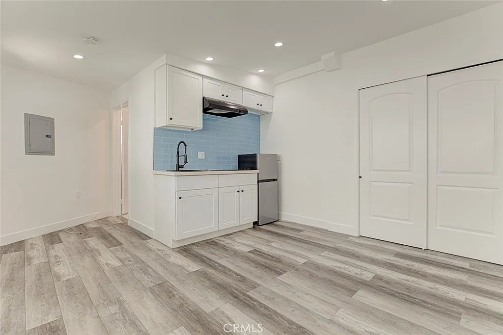 Studio, 400 sqft, $1,500 — Photo 3