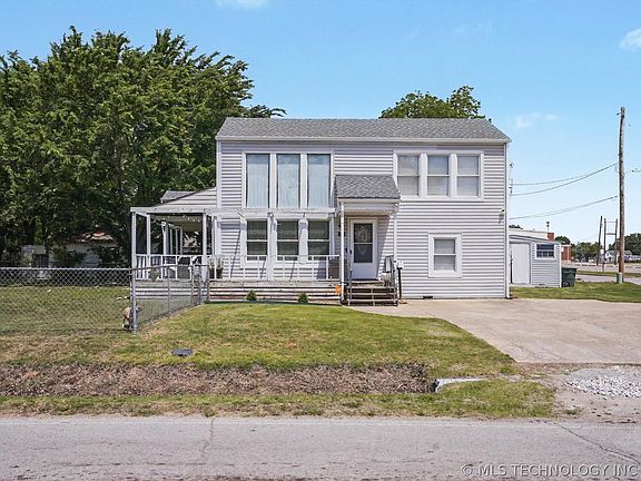 2nd image of 200 W Oak St