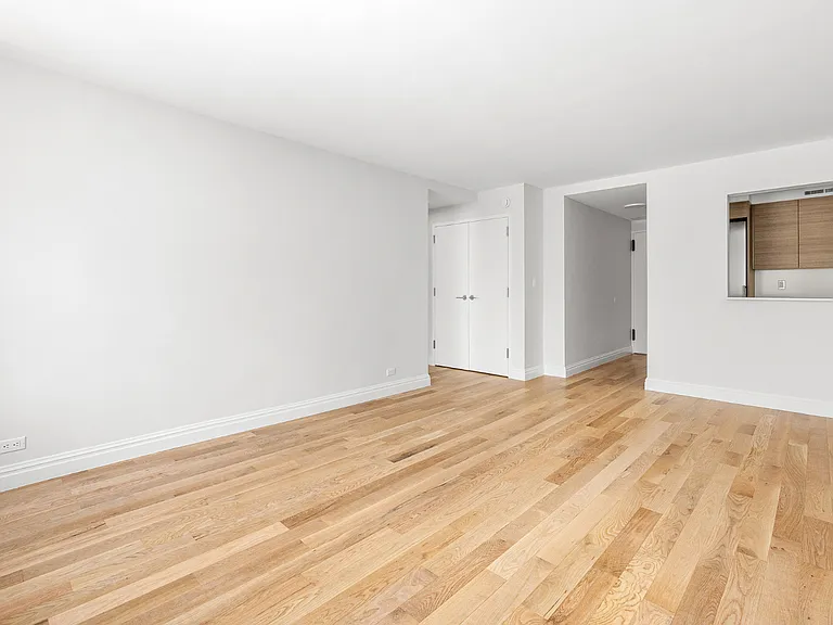 360 E 65th St #10C — Photo 5