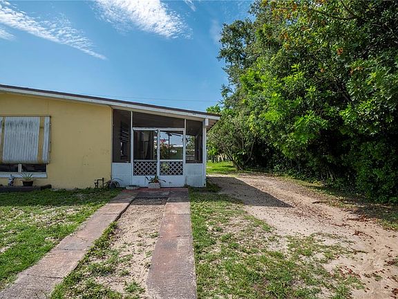 3rd image of 22139 Belinda Ave