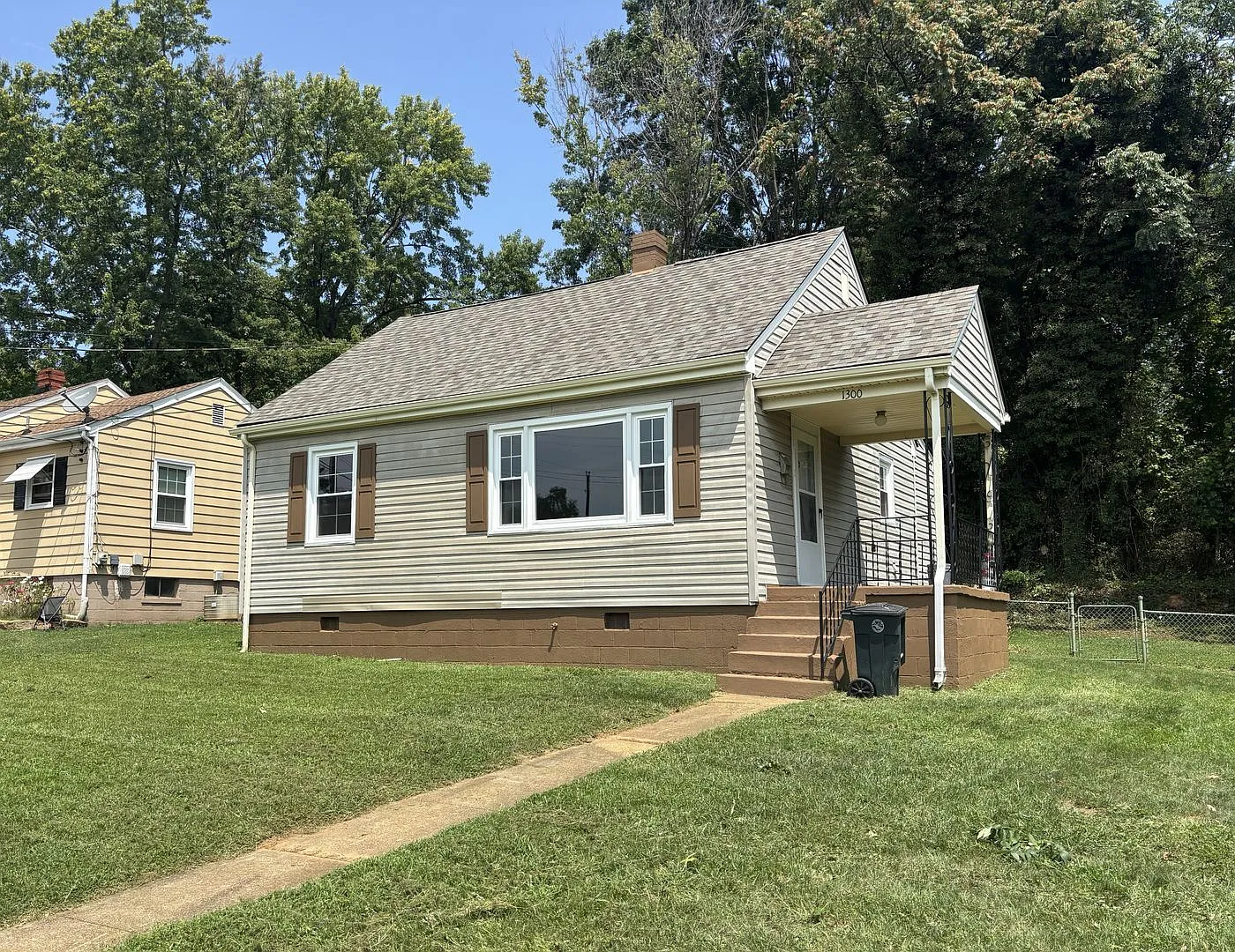 2 Bed 1 Bath House in Fort Hill — Photo 1