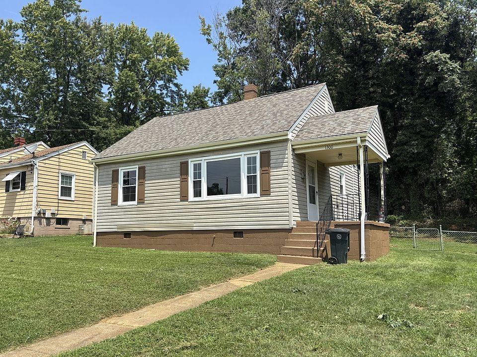 1st image of 1300 Harding St