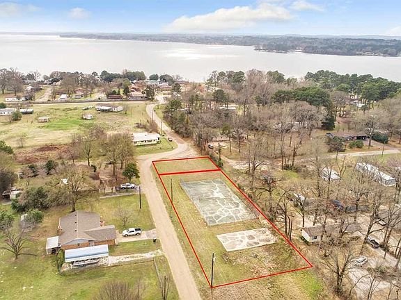 3rd image of 3102 Neches Dr