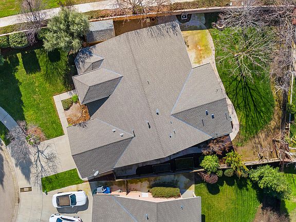 4th image of 105 N Shenandoah Court