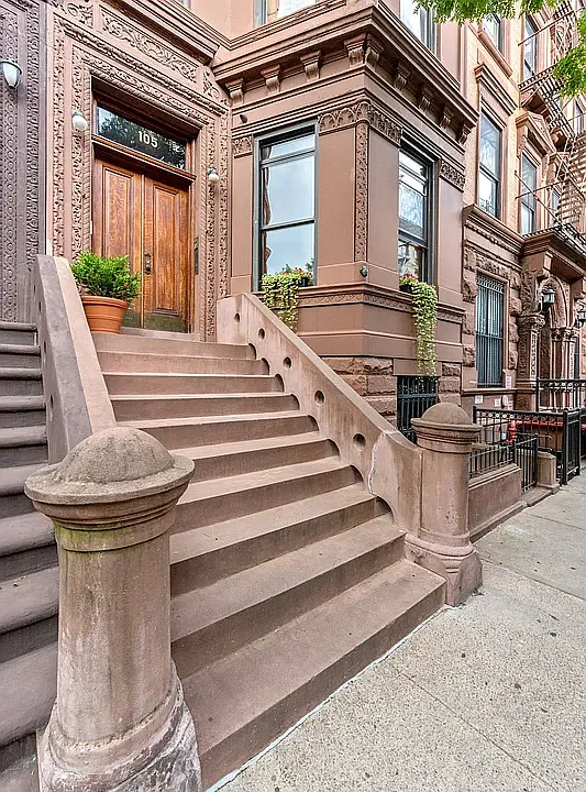 105 W 11th St #1A
