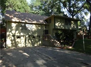 2613 Olde Creek Ct, Leavenworth, KS 66048