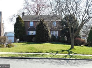 57 Colonial Park Dr, Springfield, PA 19064