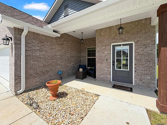 4th image of 28439 Middlebrook Way
