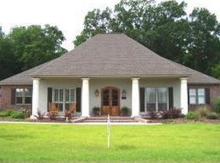 4213 Roseland Dr, Port Allen, LA 70767