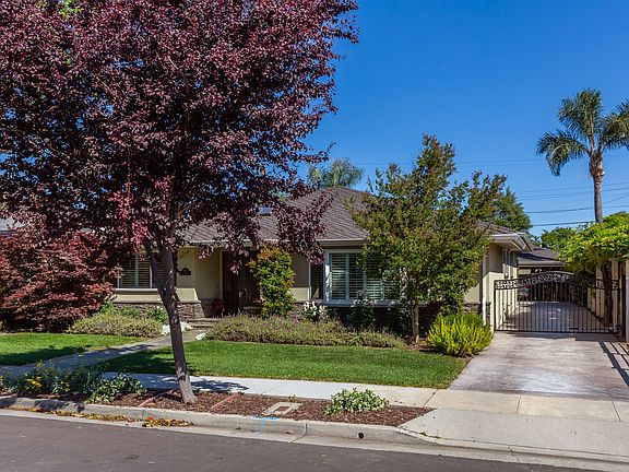 3rd image of 875 Circle Dr