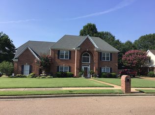 596 Prestworth Dr, Collierville, TN 38017