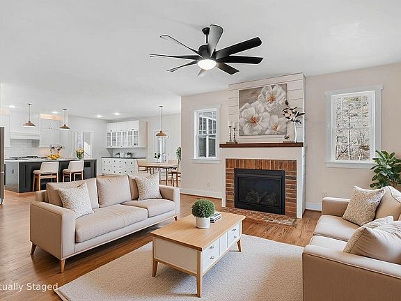 3rd image of 1616 Bowling Rd