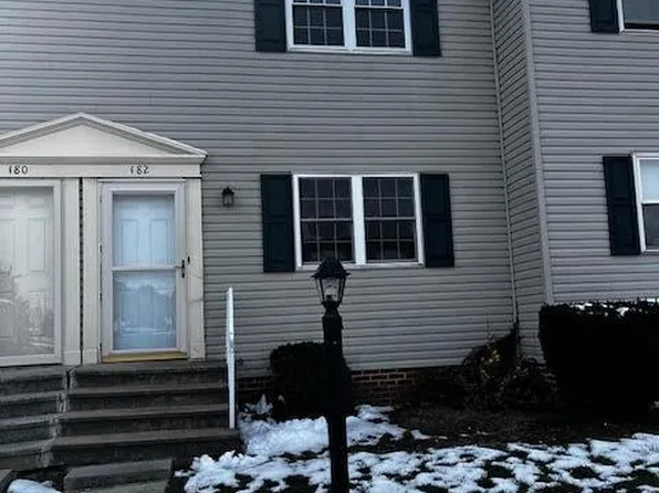 182 Center St, Hanover, PA 17331