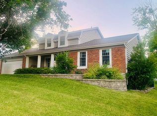 2006 Willow Lake Dr, Chesterfield, MO