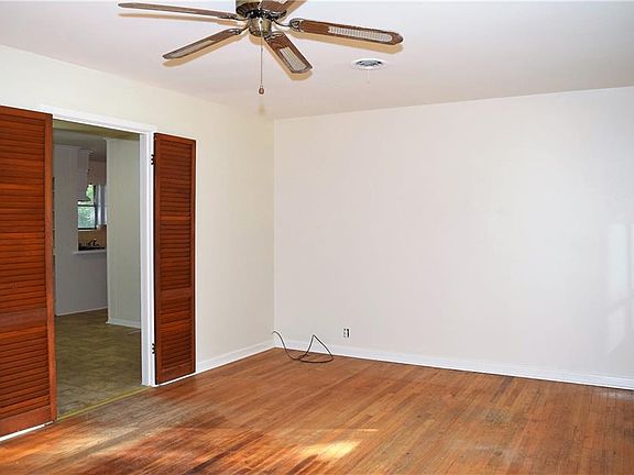 3rd image of 1821 E Beverly Dr