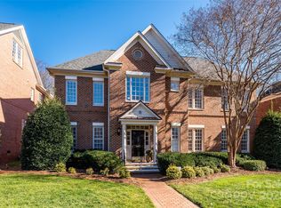 4807 Cambridge Crescent Dr, Charlotte, NC 28226