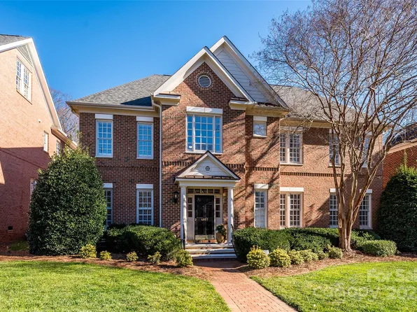4807 Cambridge Crescent Dr, Charlotte, NC 28226