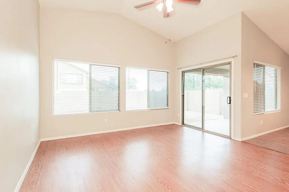4 bed, 2.0 bath, 1868 sqft, $1,770 — Photo 4