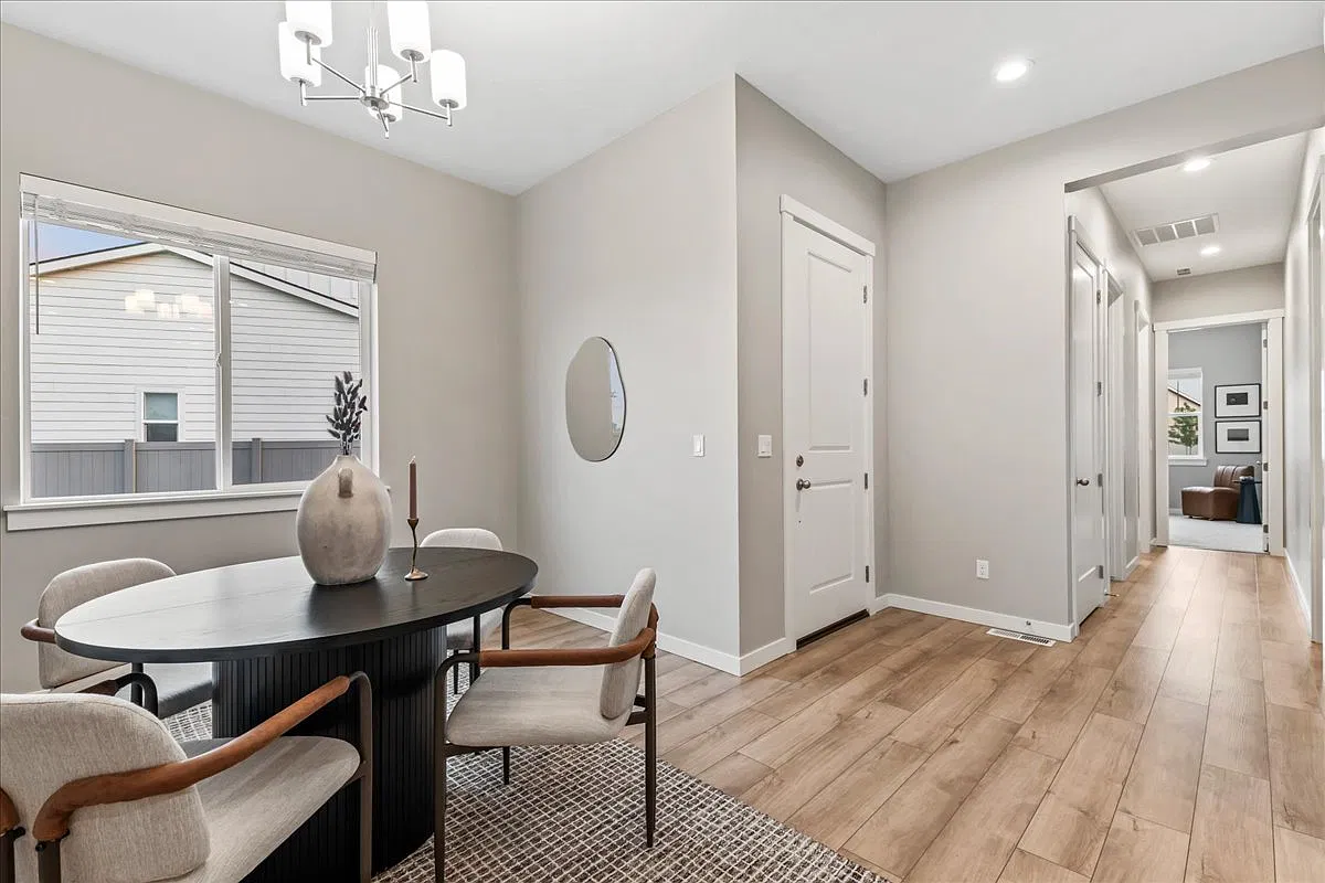 2218 N Leatherwood Ave — Photo 4
