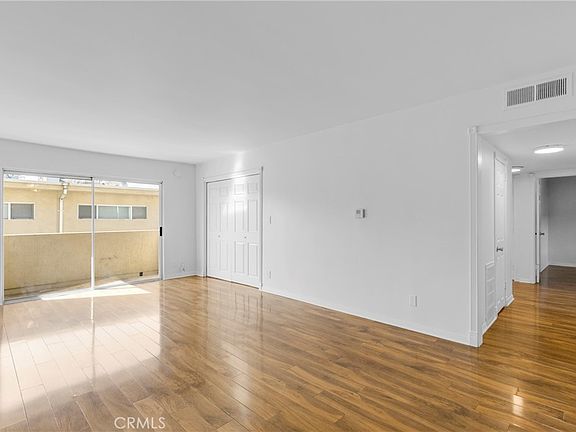 3rd image of 6339 Morse Ave APT 202