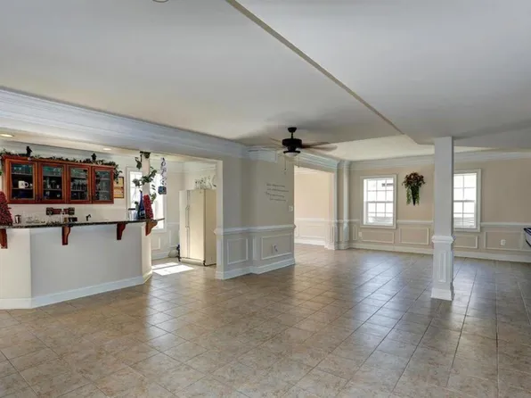 (undisclosed Address), Mc Lean, VA 22101