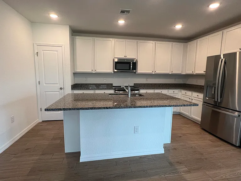 1782 SW Bayshore Blvd — Photo 27