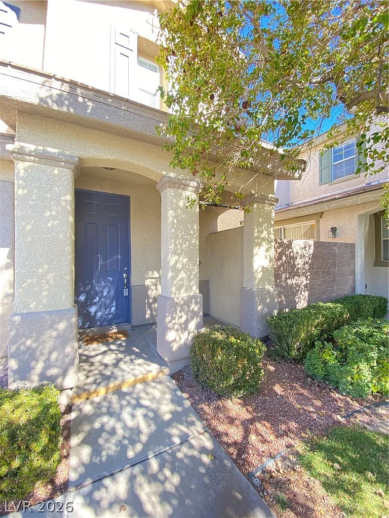 3 bed, 2.5 bath, 1506 sqft, $1,975 — Photo 3