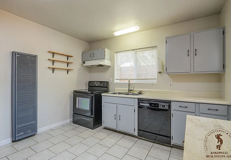 540 W 8th St — Photo 7