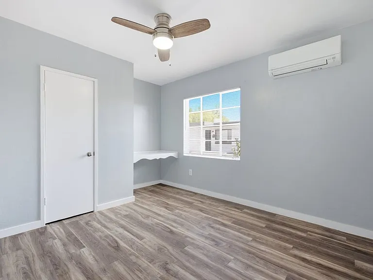 2120 N Forgeus Ave #B — Photo 12